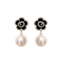 Simple High-grade Pearl Earrings for Elegant Style