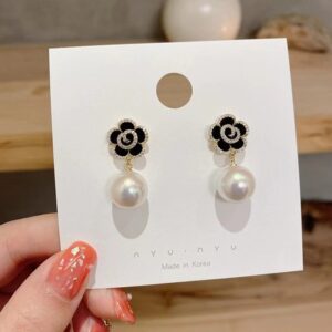 Simple High-grade Pearl Earrings for Elegant Style
